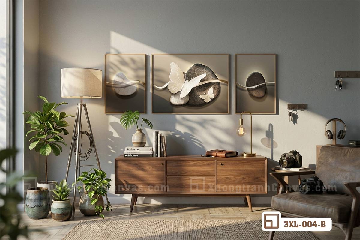 tranh-canvas-truu-tuong-canh-buom-treo-tren-ke-go-trang-tri Set tranh canvas trừu tượng cánh bướm treo phía trên tủ gỗ trang trí phong cách mộc
