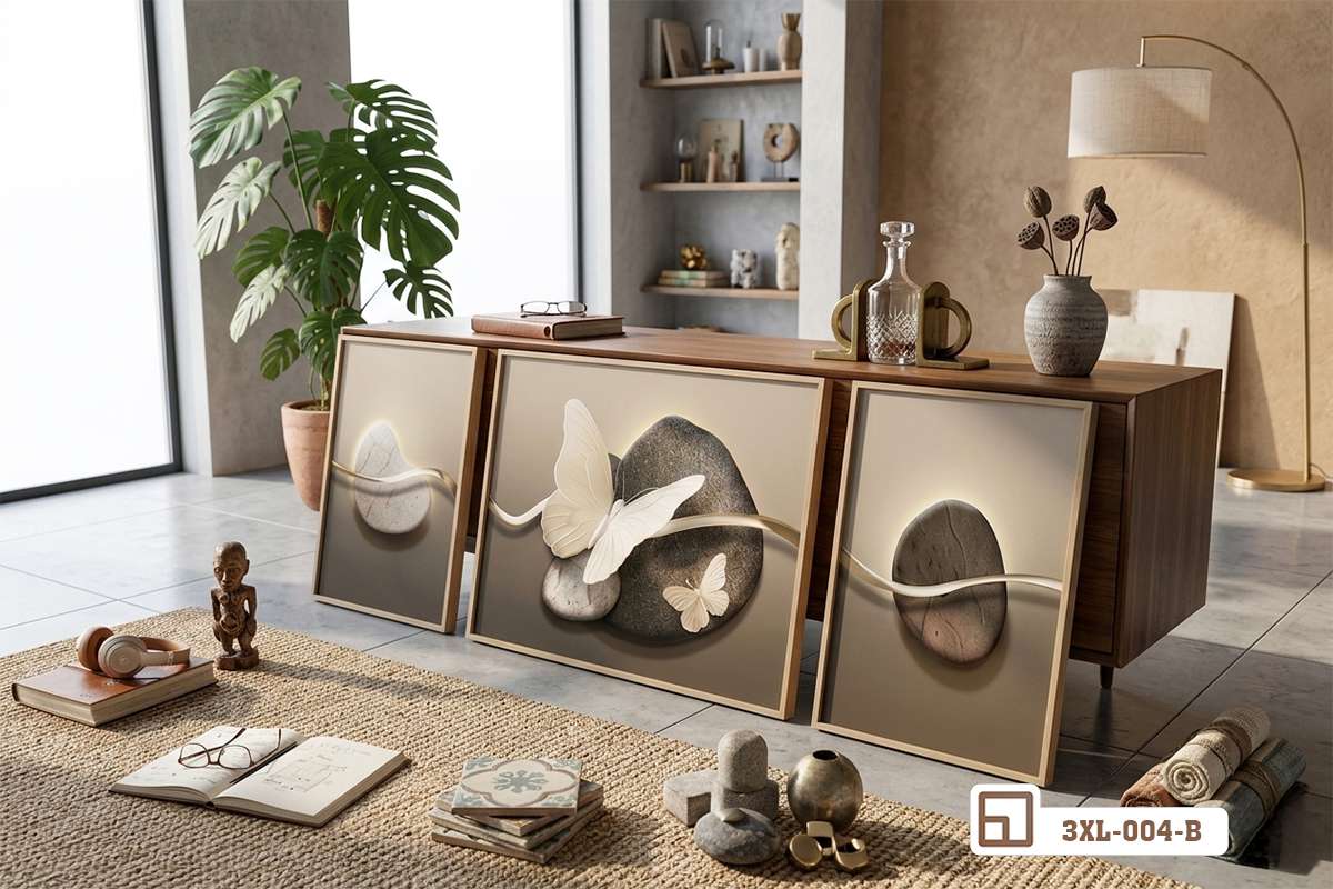 tranh treo tường chủ đề bướm đá đặt trên sàn nhà cạnh chậu cây xanh Bộ tranh bướm đá nghệ thuật sắp đặt tự nhiên trên sàn gỗ cạnh góc phòng ngập tràn cây xanh tươi mát