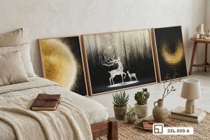 Tranh hươu vàng nghệ thuật: Điểm nhấn vương giả và huyền ảo cho không gian sống hiện đại 3XL 009 A m4 tranh huou vang nghe thuat trang tri phong ngu am cung thoi thuong xuongtranhcanvas
