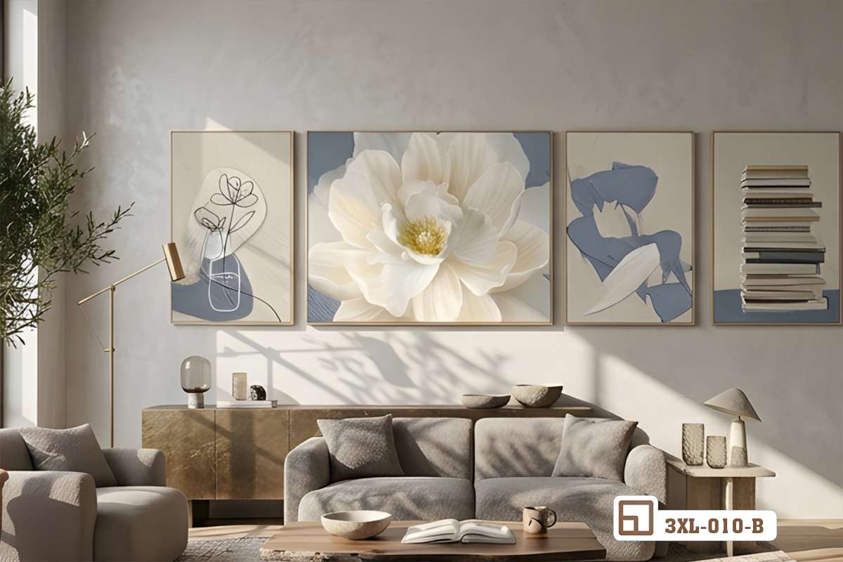 Bộ tranh hoa nghệ thuật ba tấm phối cùng kệ gỗ dài và ghế sofa xám trong phòng khách Bộ tranh hoa nghệ thuật ba tấm treo tường phía sau ghế sofa màu ghi