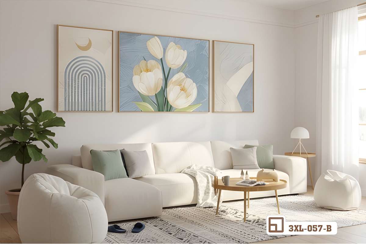 tranh hoa tulip nghệ thuật trang trí phòng khách tối giản với hệ sofa trắng và bàn trà tròn cao cấp bộ tranh hoa tulip nghệ thuật đặt hài hòa trong phòng khách có ánh sáng ngập tràn từ khung cửa kính lớn