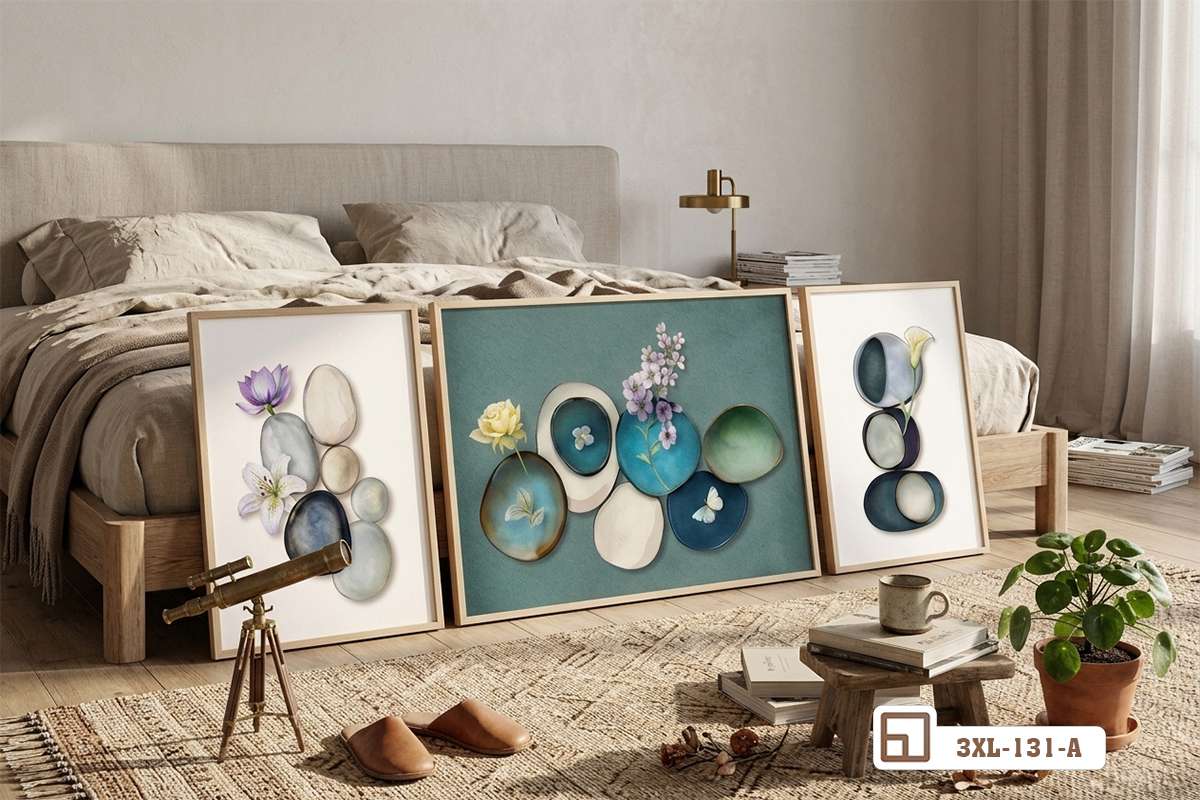bộ tranh hình khối trừu tượng đặt tựa sàn phòng ngủ cạnh giường gỗ Không gian phòng ngủ ấm cúng với tranh hình khối trừu tượng đặt tựa sàn nhà mộc mạc