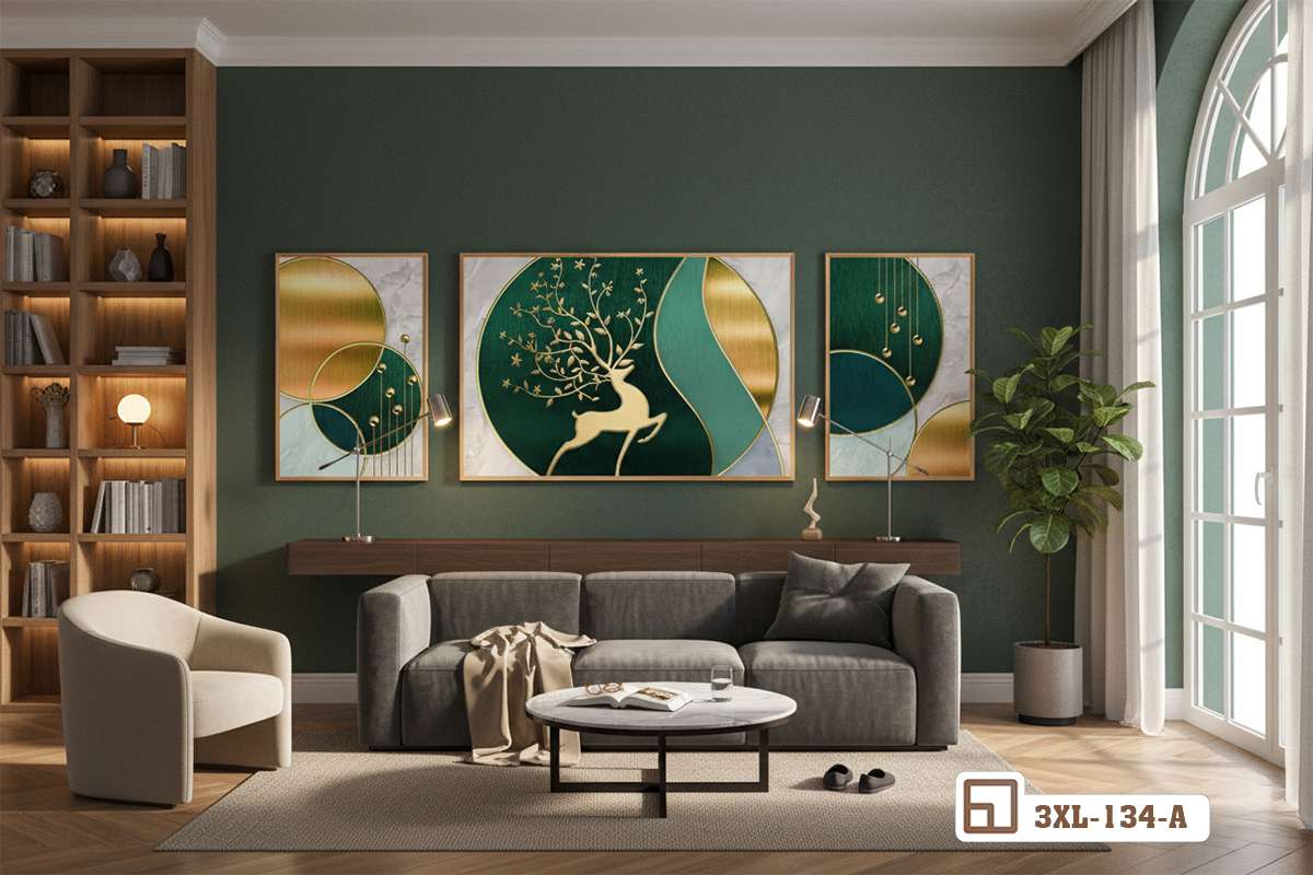 tranh hươu vàng nghệ thuật treo tường phòng khách hiện đại sofa xám Bộ ba bức tranh hươu vàng nghệ thuật treo trên tường xanh rêu phía trên ghế sofa phòng khách
