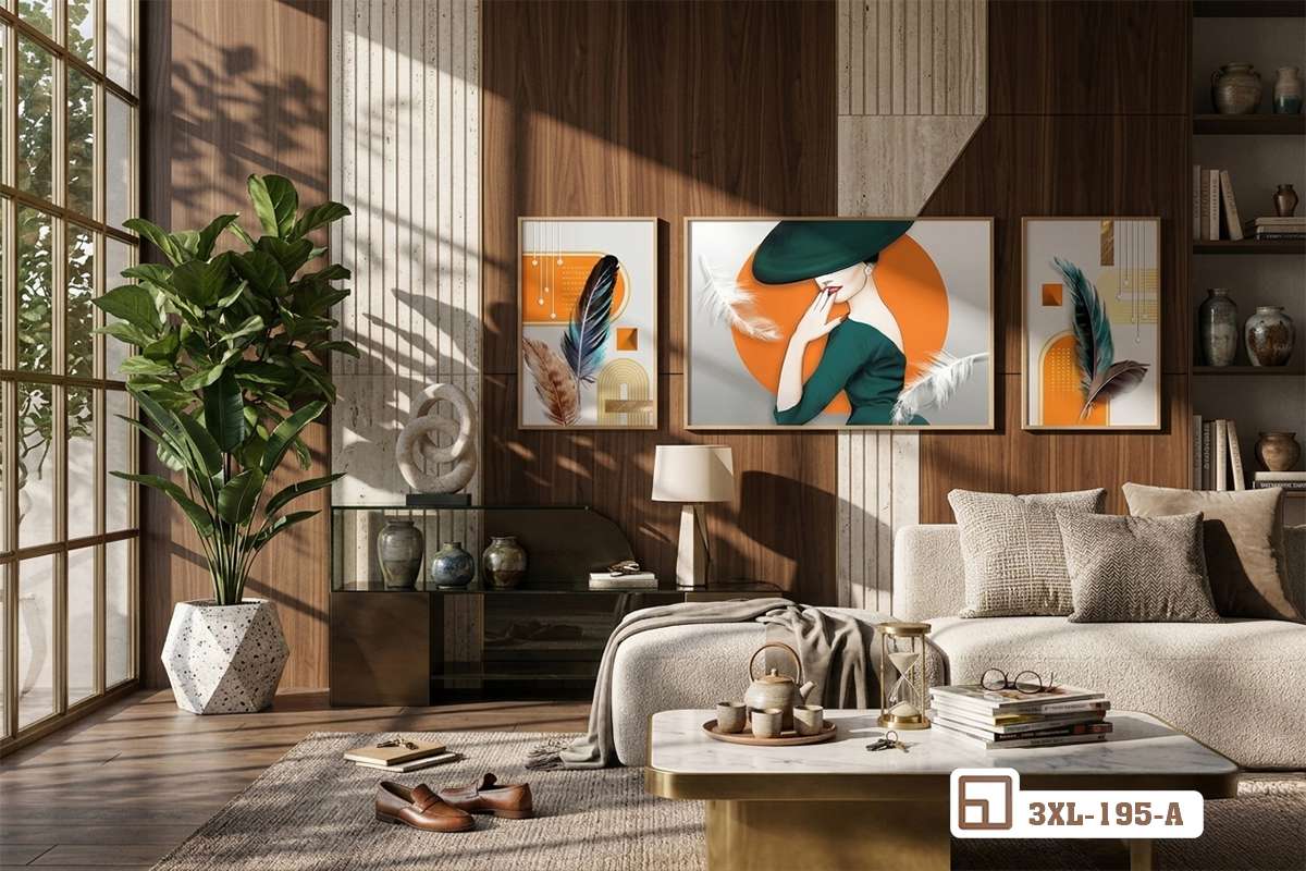 phối cảnh góc phòng khách sang trọng với bộ tranh nghệ thuật treo tường cao cấp phối cảnh chi tiết bộ ba tranh quý cô đội mũ đặt trên kệ gỗ thấp sát tường phòng khách