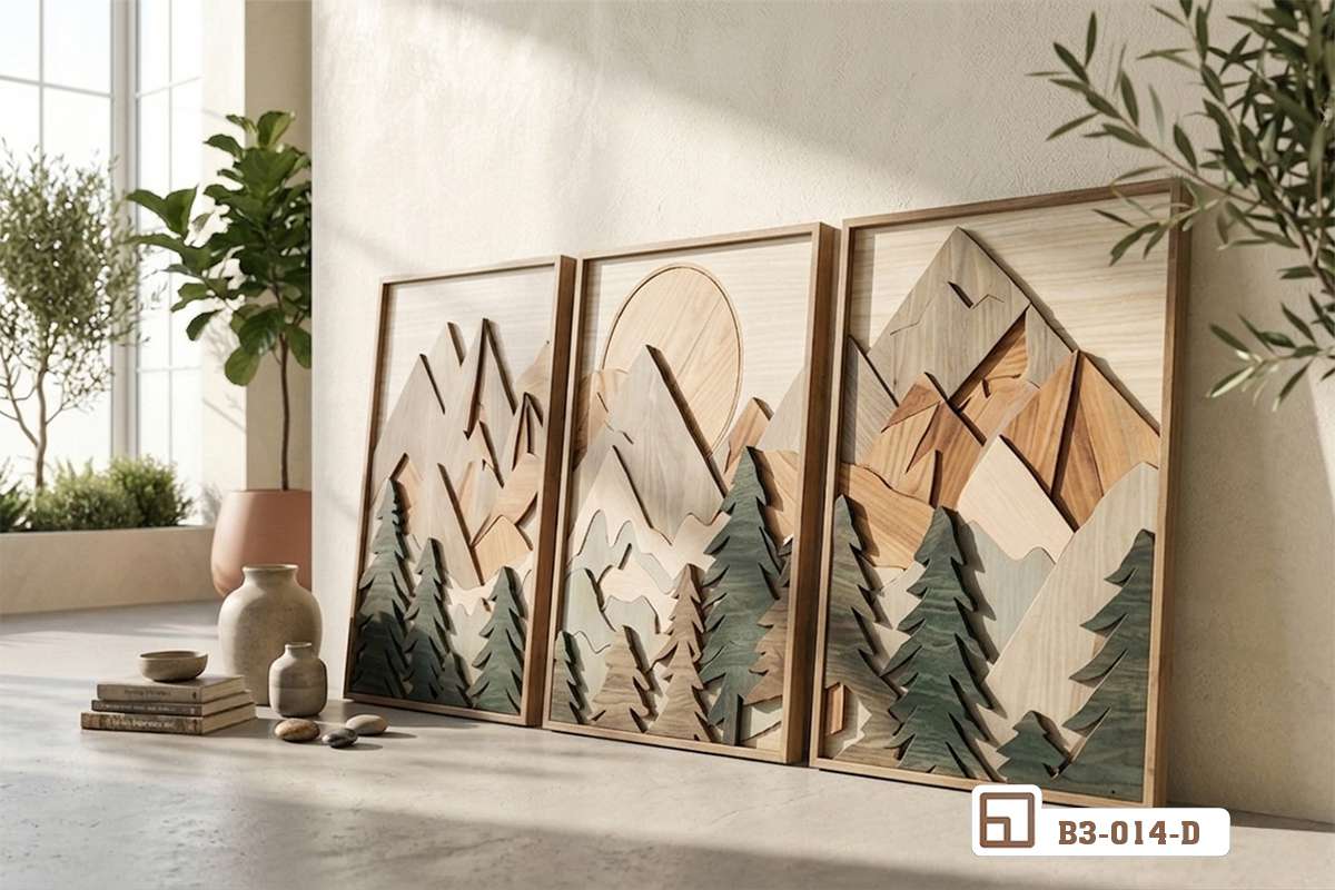 bộ ba tranh điêu khắc gỗ nghệ thuật khổ lớn tựa sát sàn nhà Bộ ba tranh điêu khắc gỗ nghệ thuật khổ lớn tựa sát sàn nhà cạnh cây xanh và khung cửa ngập tràn ánh nắng