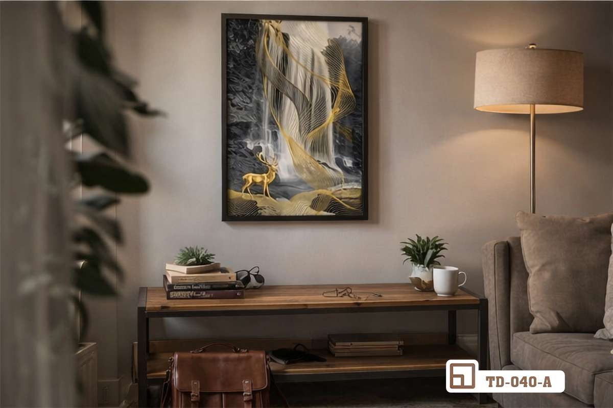 bức tranh hươu vàng đài các đặt trên bàn console gỗ tinh tế dưới ánh đèn vàng Góc cận cảnh bức tranh hươu vàng đài các đặt trên bàn console gỗ tự nhiên với hiệu ứng ánh sáng đèn vàng ấm áp